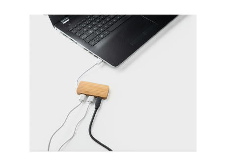 MOSER. HUB mit 2 USB-A und 1 USB-C Anschluss aus Bambus