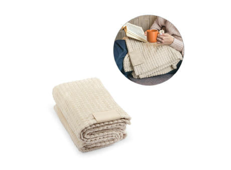 CELINE. Decke aus recyceltem Polyester (100 % rPET) mit einem Aufnäher zur individuellen Veredelung