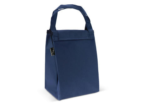 Gefaltete Kühltasche und Picknickmatte