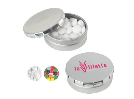 Runde Click-Blechdose (Ø 45 mm) standardmäßig gefüllt mit DutchDex Dextrose-Minzbonbons.Optional mit verschiedenen europäischen Füllungen erhältlich.