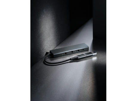 Terra Hub aus RCS recyceltem Aluminium mit 3 USB-Anschlüssen