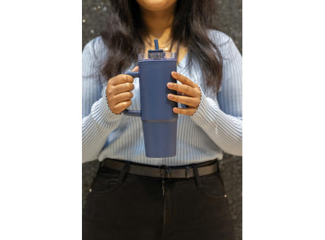 Tana Becher aus RCS recyceltem Kunststoff mit Griff 750ml