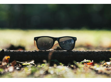Sonnenbrille aus Bambus und RCS recyceltem Kunststoff