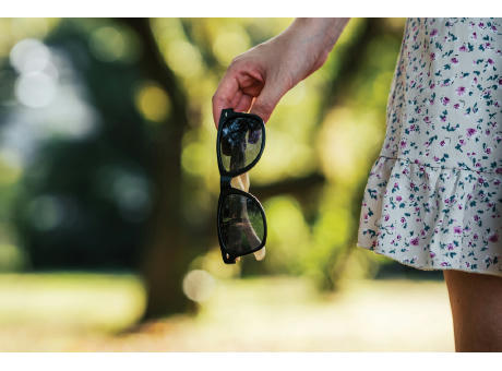 Sonnenbrille aus Bambus und RCS recyceltem Kunststoff