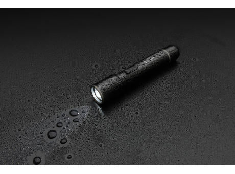 Gear X Taschenlampe aus RCS recycelt. Aluminium mit USB-Akku