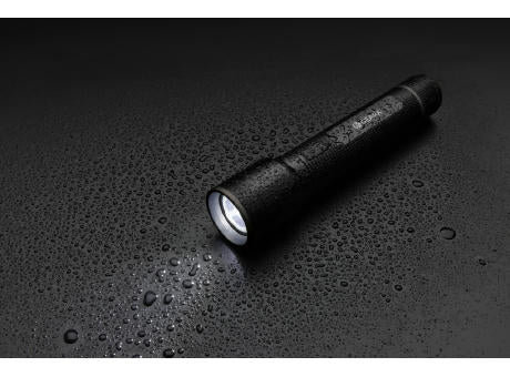 Große Gear X Taschenlampe aus RCS recycelt. Alu mit USB-Akku