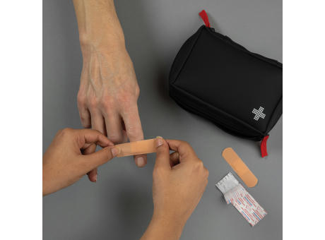 Erste-Hilfe-Set in RCS recycelter Nubuk-PU Tasche