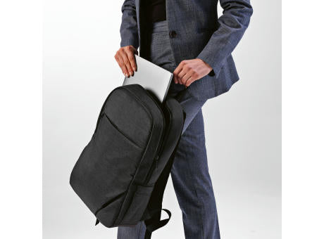 Vilnius 18L Rucksack aus rPET. Fronttasche. Laptops bis 17"