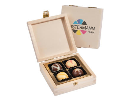 4 PREMIUM-PRALINEN IN QUADRATISCHER HOLZBOX