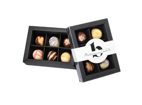 6 PREMIUM-PRALINEN IN EDLER KARTONAGE