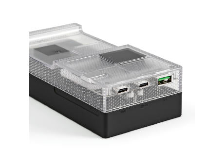 Elexa Powerbank aus rABS mit 20000 mAh. Lädt auch Laptops. LED-Anzeige
