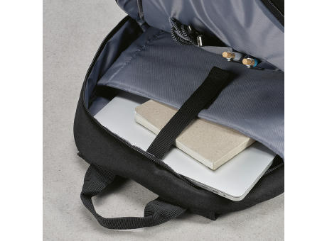 Vilnius 18L Rucksack aus rPET. Fronttasche. Laptops bis 17"