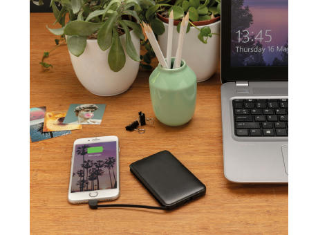 5.000 mAh Powerbank mit integriertem Kabel