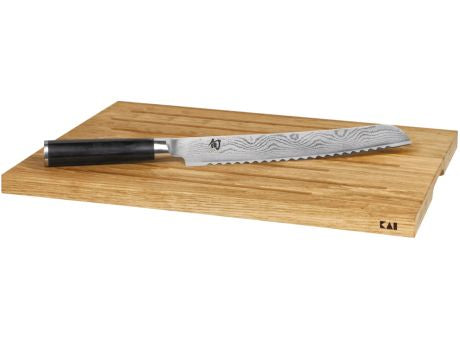 KAI Brotmesser-Brett aus Eiche mit Griffmulden und Rillen (ohne Brotmesser)