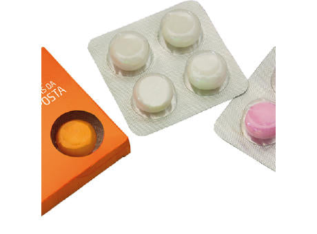 Papierschachtel mit 4 Mentos in Blisterverpackung