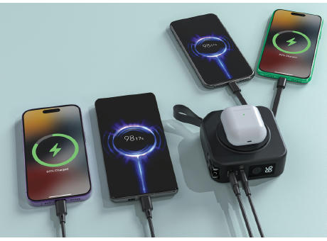 Urban Vitamin Saratoga 5-in-1 universal Charger