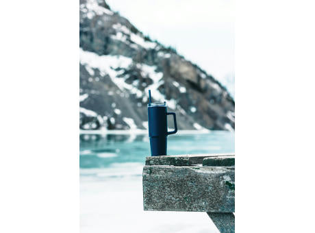 Tana Becher aus RCS recyceltem Kunststoff mit Griff 750ml