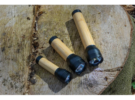 Lucid 3W Taschenlampe aus RCS recycelt. Kunststoff & Bambus