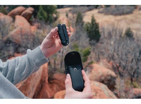 Gear X Multitool mit Zange
