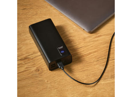 Hertz Powerbank aus rABS mit 30000 mAh. LED-Anzeige. Lädt auch Laptops