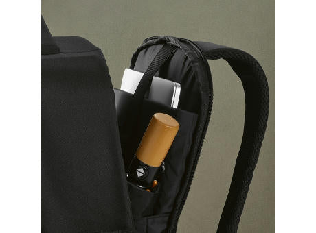 Budapest 16L Rucksack aus rPET. Vordertasche. Laptops bis 17"