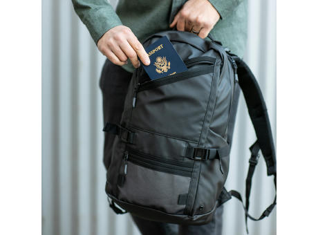 Rivin 18L Rucksack aus rPET. Reflektive Tasche. Laptops bis 17"